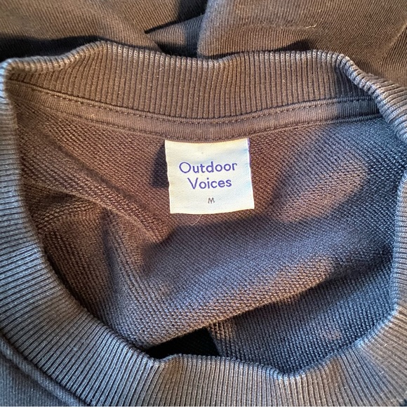 EUC Outdoor Voices Pickup Crewneck in Black, Size Medium - Picture 2 of 3